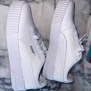 Carina L WOMAN puma shoes size 7